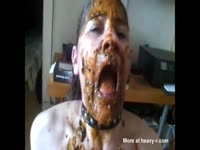 [Poop Fetish XXX Tube] Kinky BDSM slave girl forced to eat scat